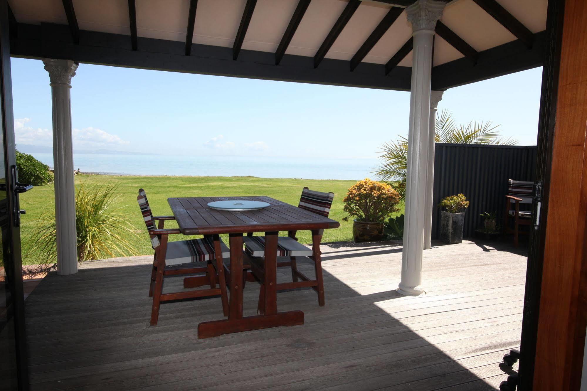 เท ปูรู บีช ลอดจ์ Villa Te Puru ภายนอก รูปภาพ